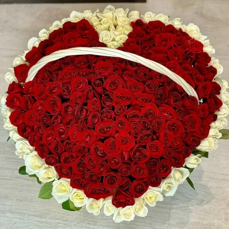 Сердце из роз